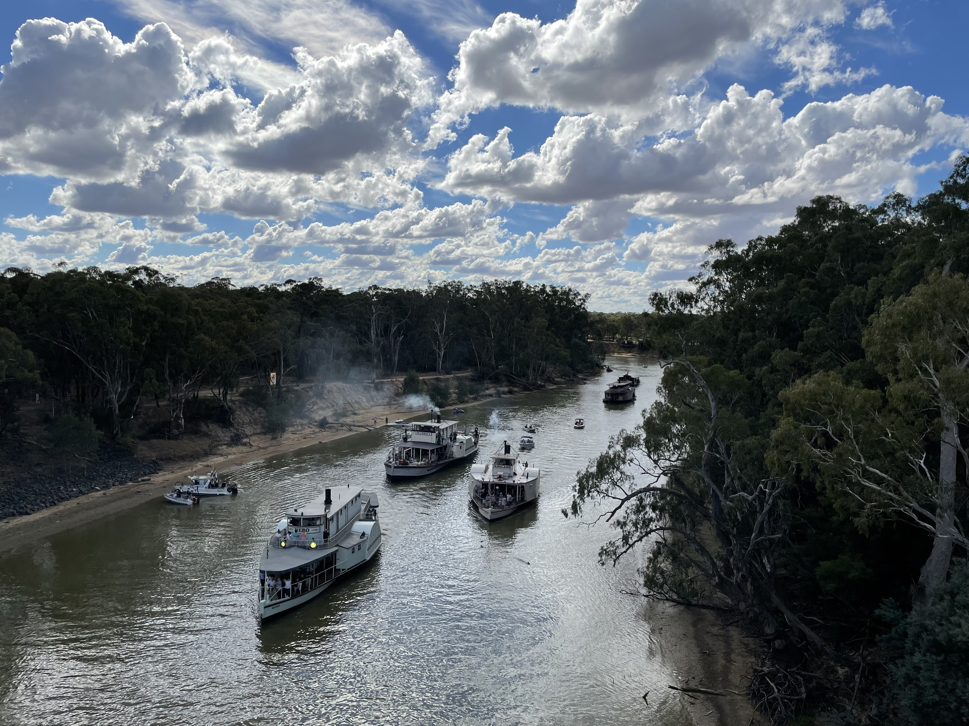 Echuca-Moama bridge project - Boats on the river